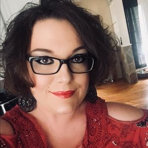 Meet your Posher, Joy